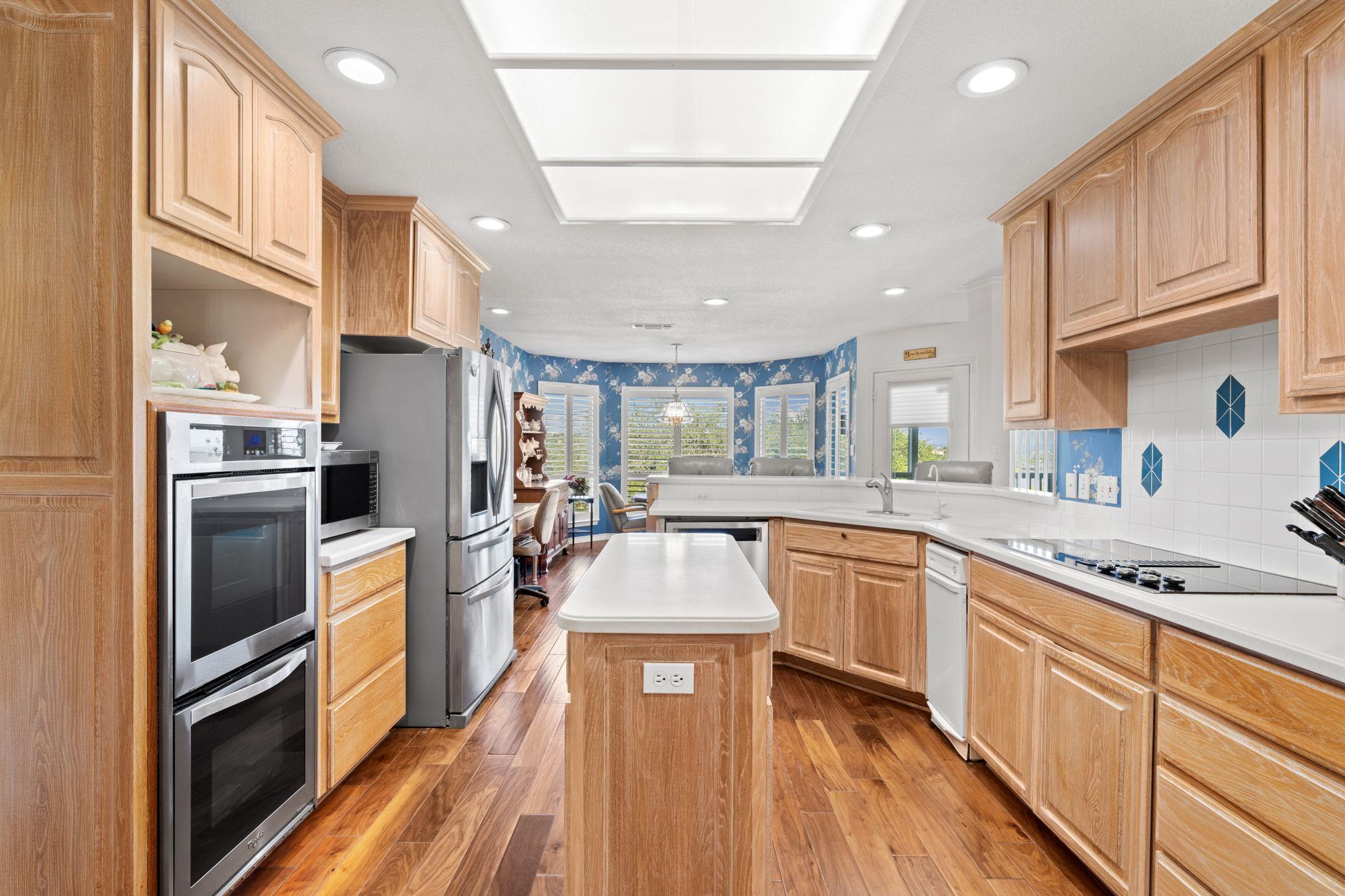 1310 Clayton Nolen Dr, Horseshoe Bay, TX 78657