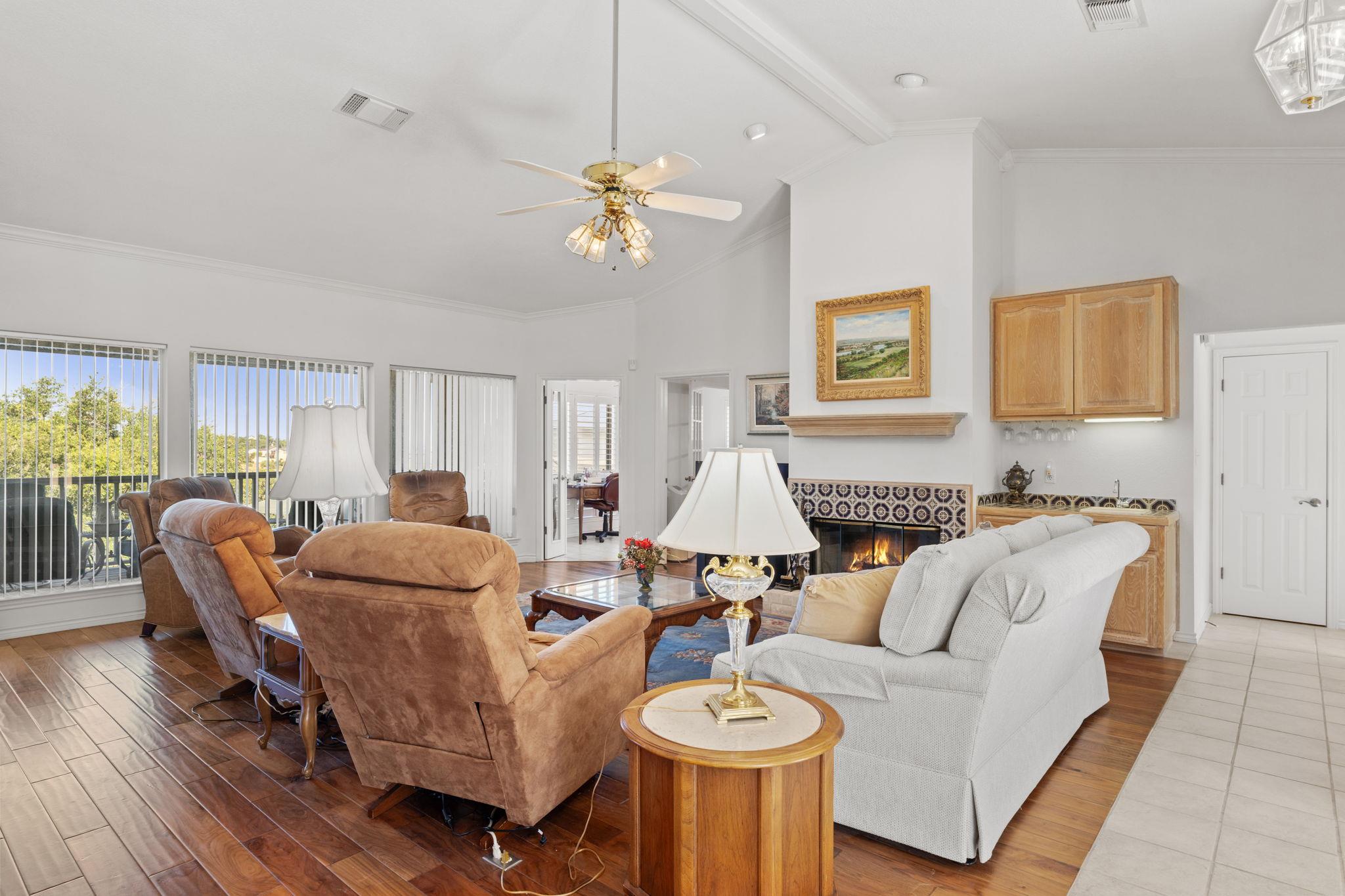 1310 Clayton Nolen Dr, Horseshoe Bay, TX 78657