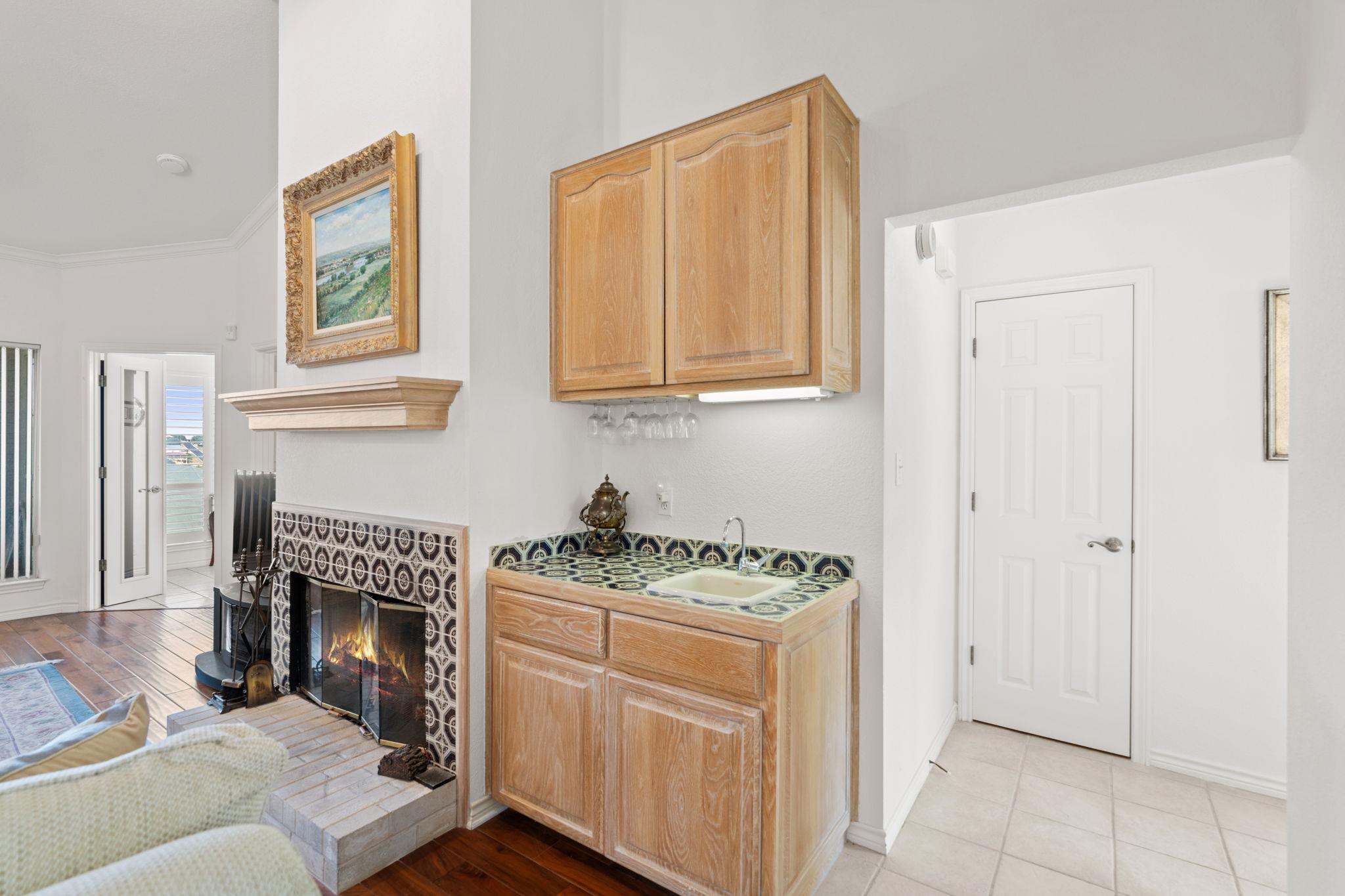 1310 Clayton Nolen Dr, Horseshoe Bay, TX 78657