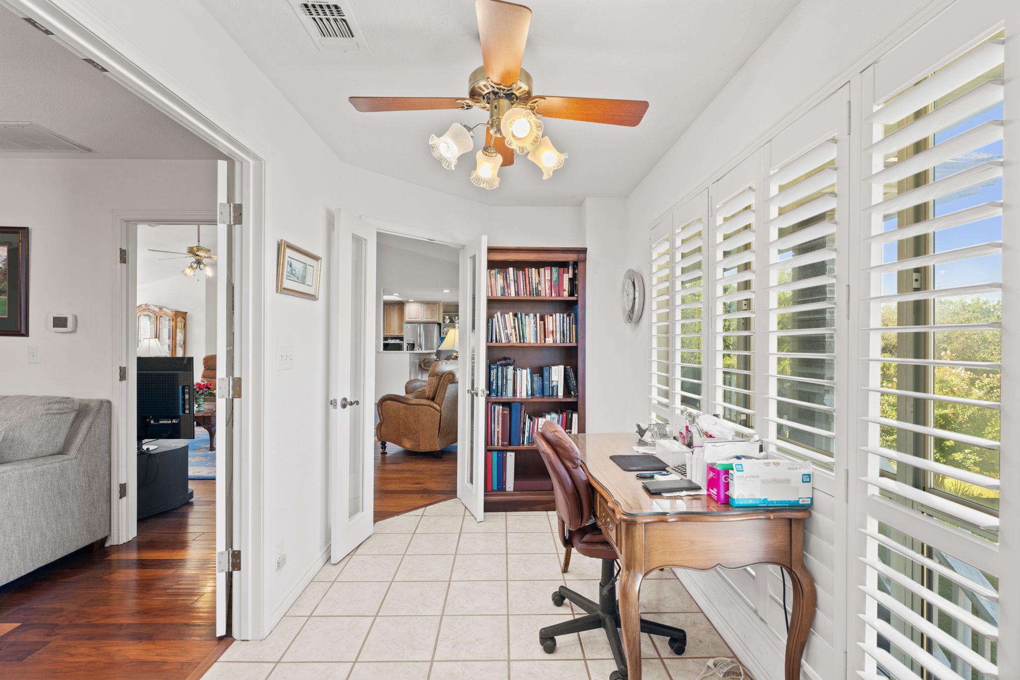 1310 Clayton Nolen Dr, Horseshoe Bay, TX 78657