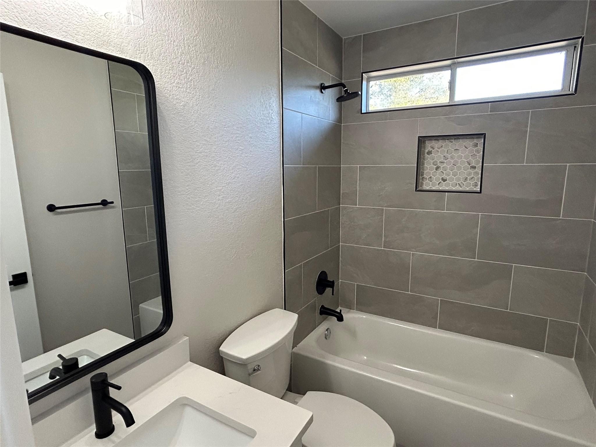 147 Shoreside Dr, Bastrop, TX 78602