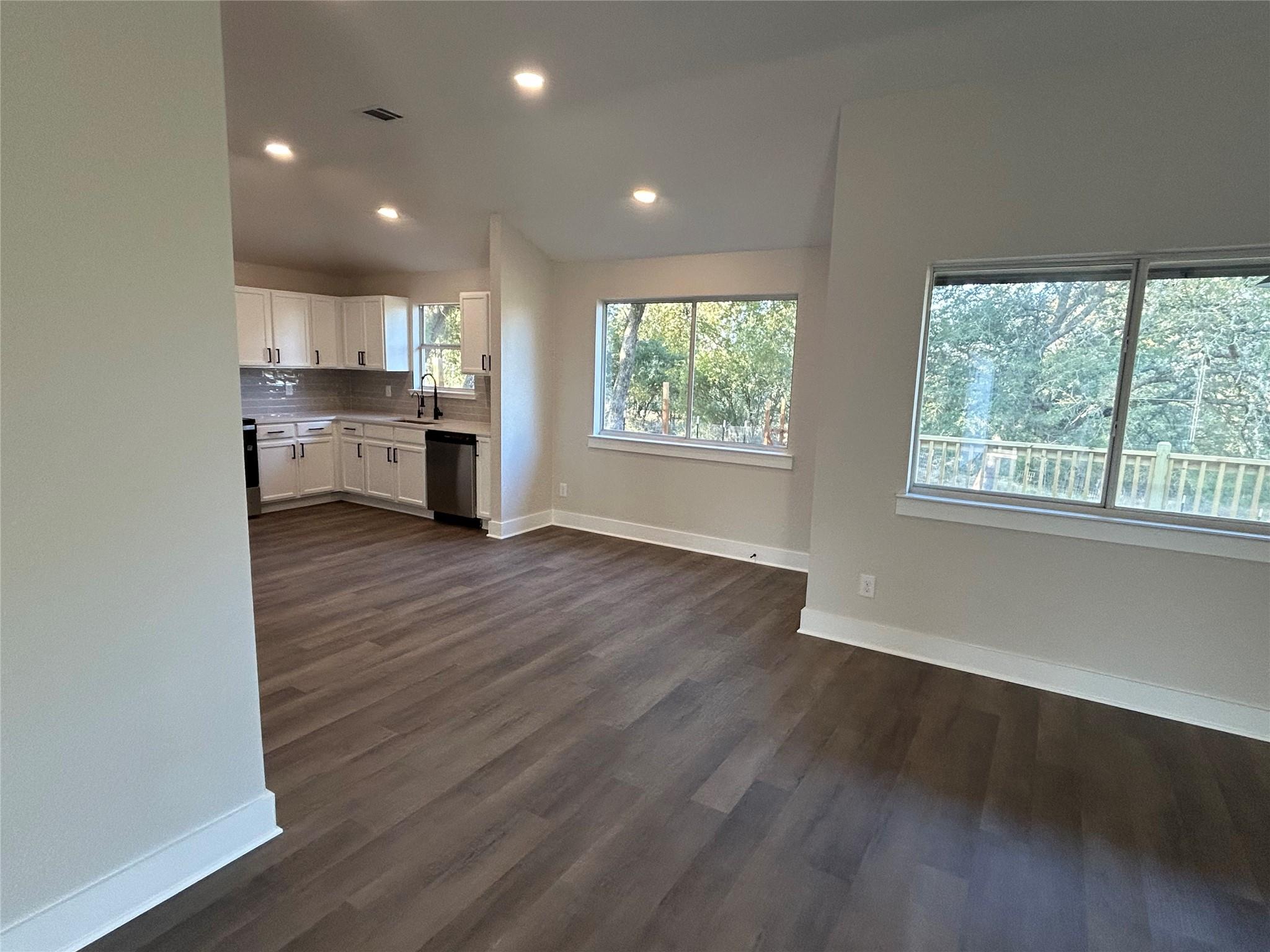 147 Shoreside Dr, Bastrop, TX 78602