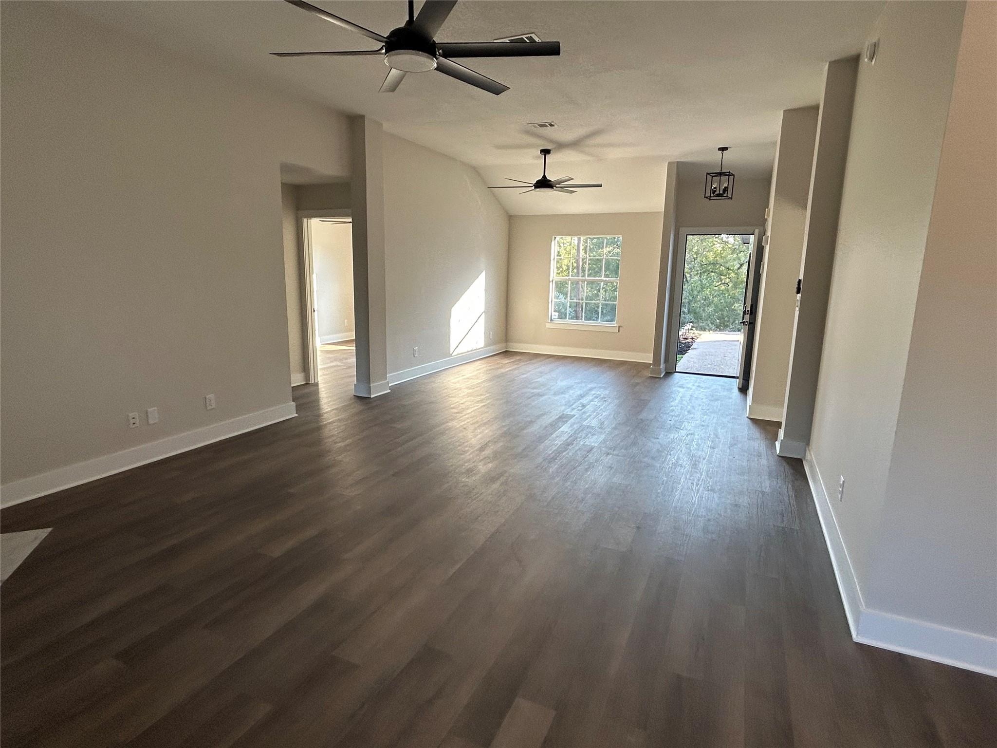 147 Shoreside Dr, Bastrop, TX 78602