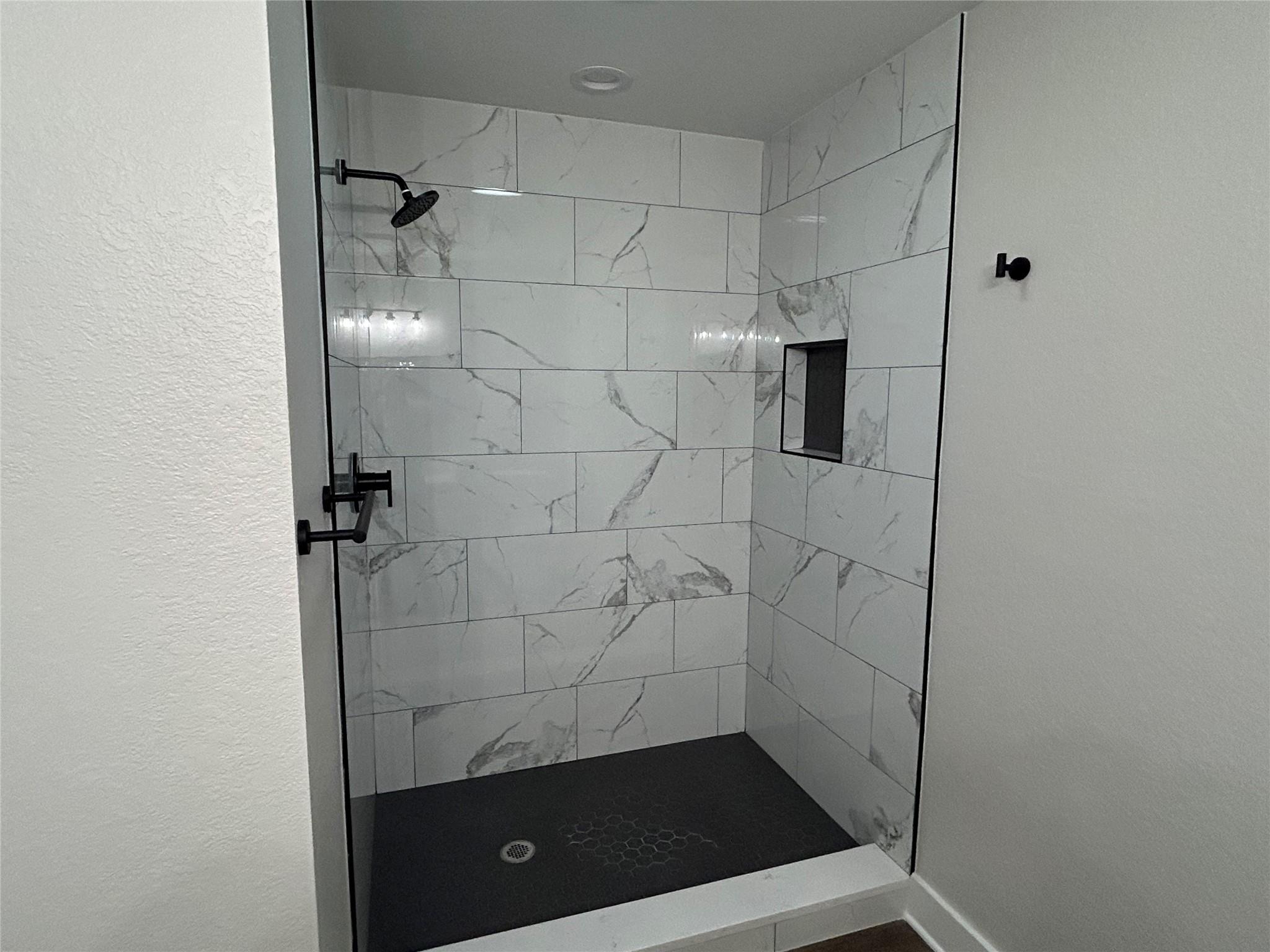 147 Shoreside Dr, Bastrop, TX 78602