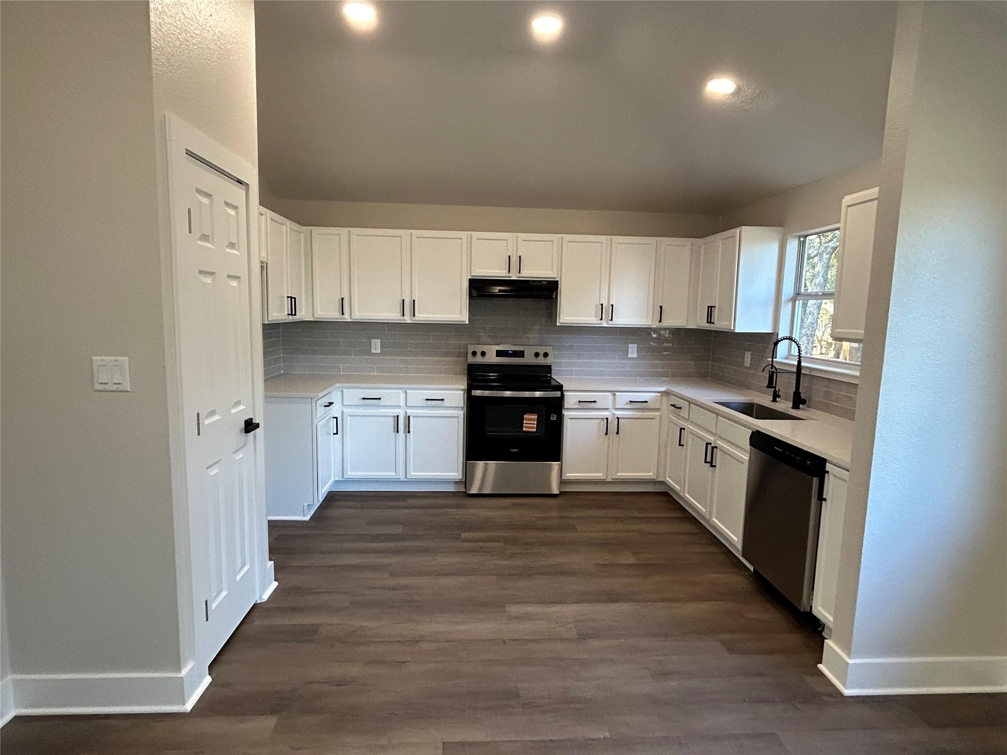 147 Shoreside Dr, Bastrop, TX 78602