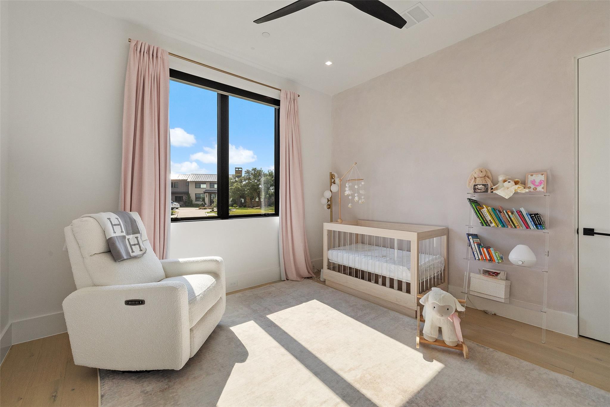 6005 Madrone Tree Ln, Austin, TX 78738