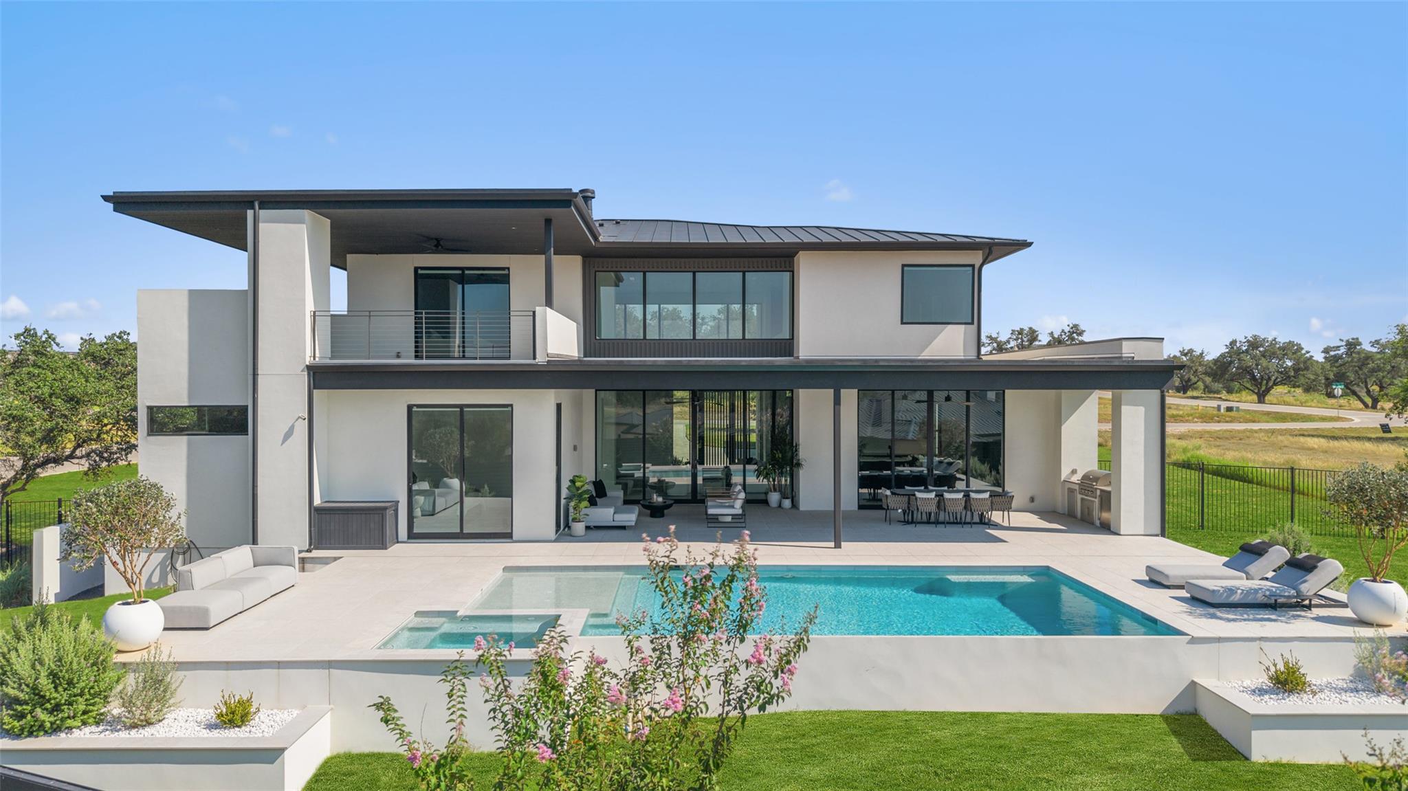 6005 Madrone Tree Ln, Austin, TX 78738