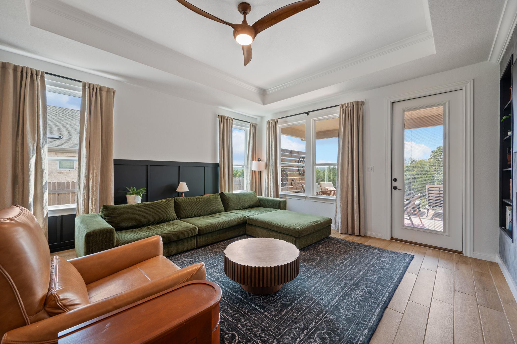 337 Barn Hill Loop, Dripping Springs, TX 78620