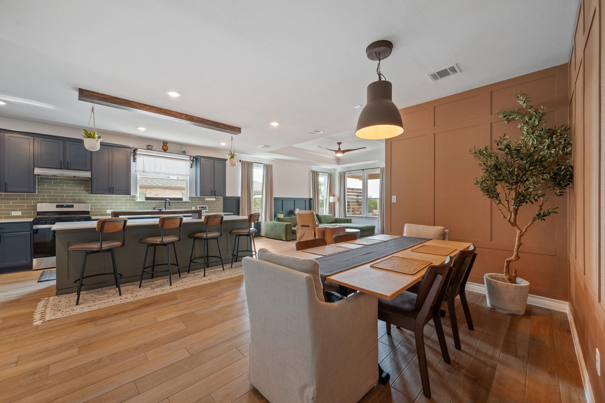 337 Barn Hill Loop, Dripping Springs, TX 78620