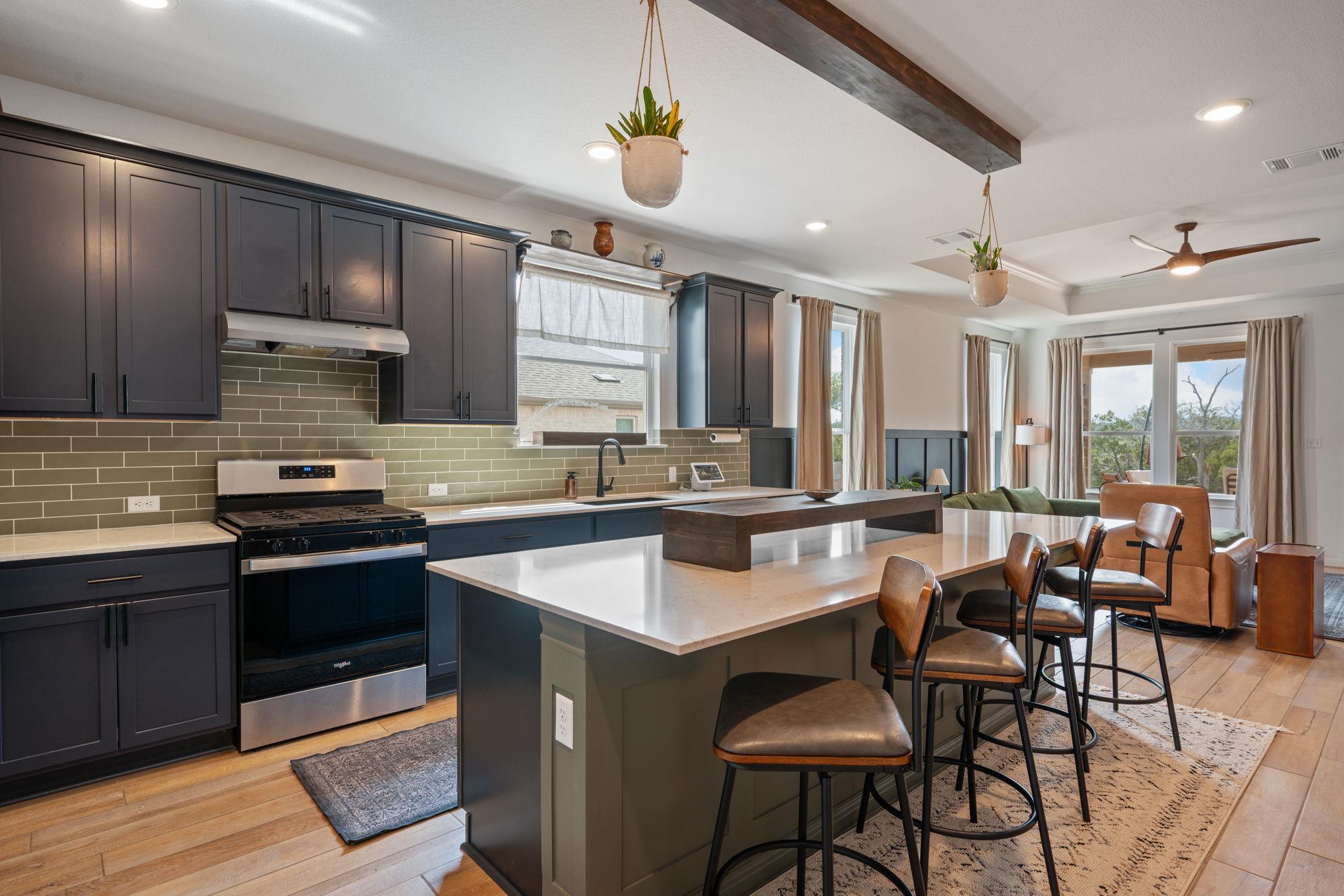 337 Barn Hill Loop, Dripping Springs, TX 78620