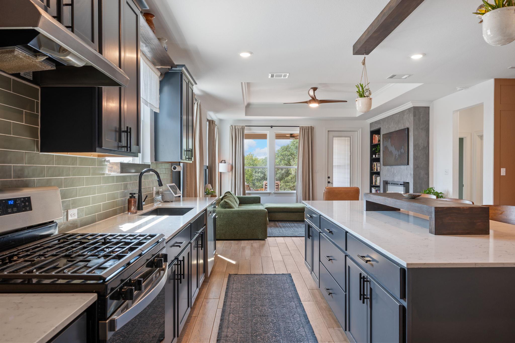 337 Barn Hill Loop, Dripping Springs, TX 78620