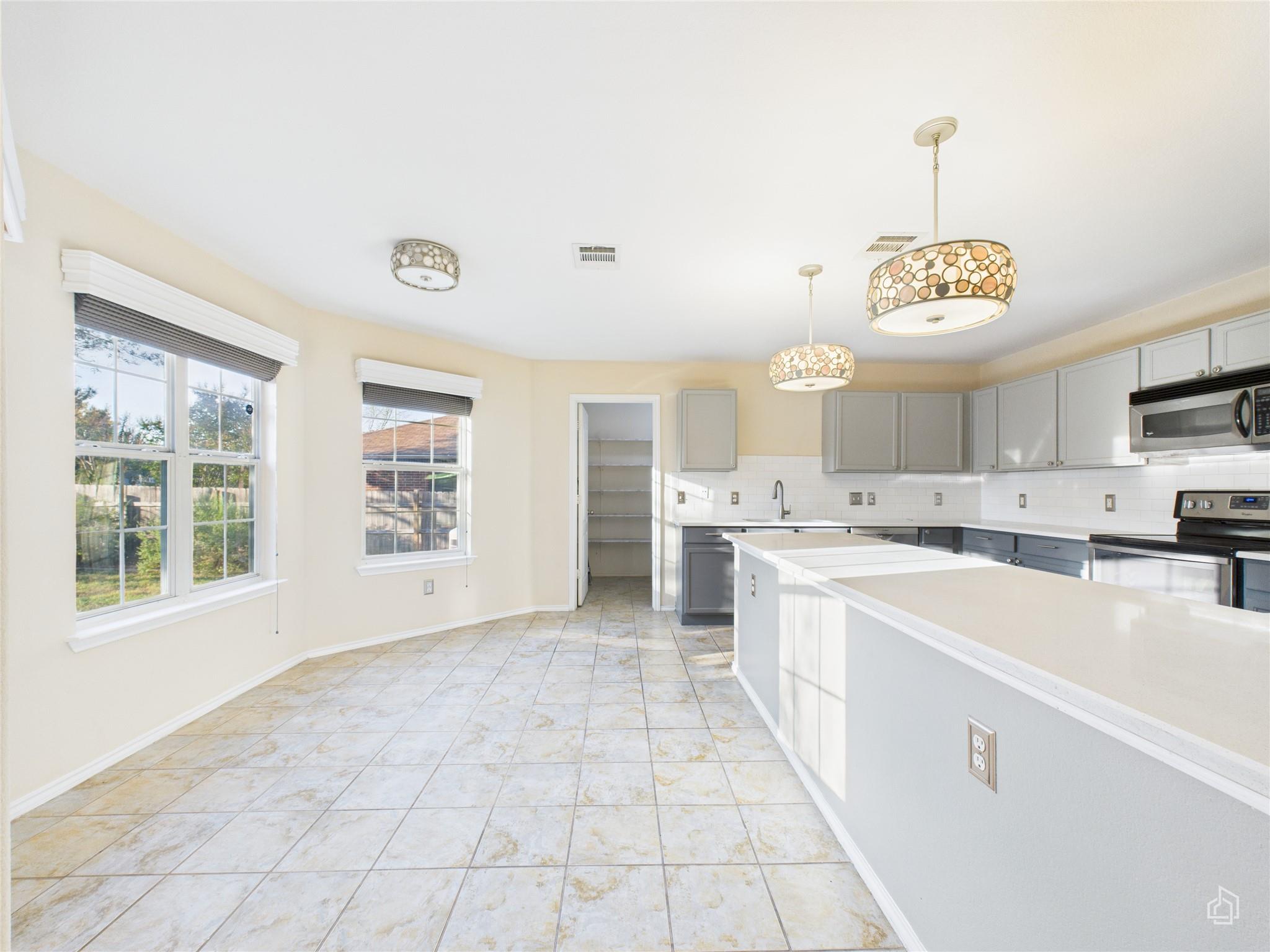 19708 San Chisolm Dr, Round Rock, TX 78664