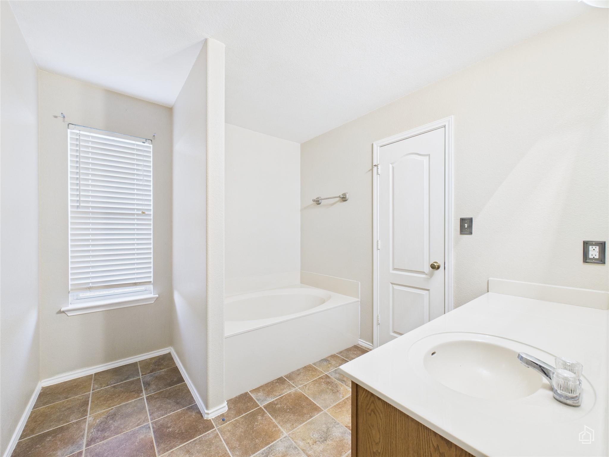 19708 San Chisolm Dr, Round Rock, TX 78664