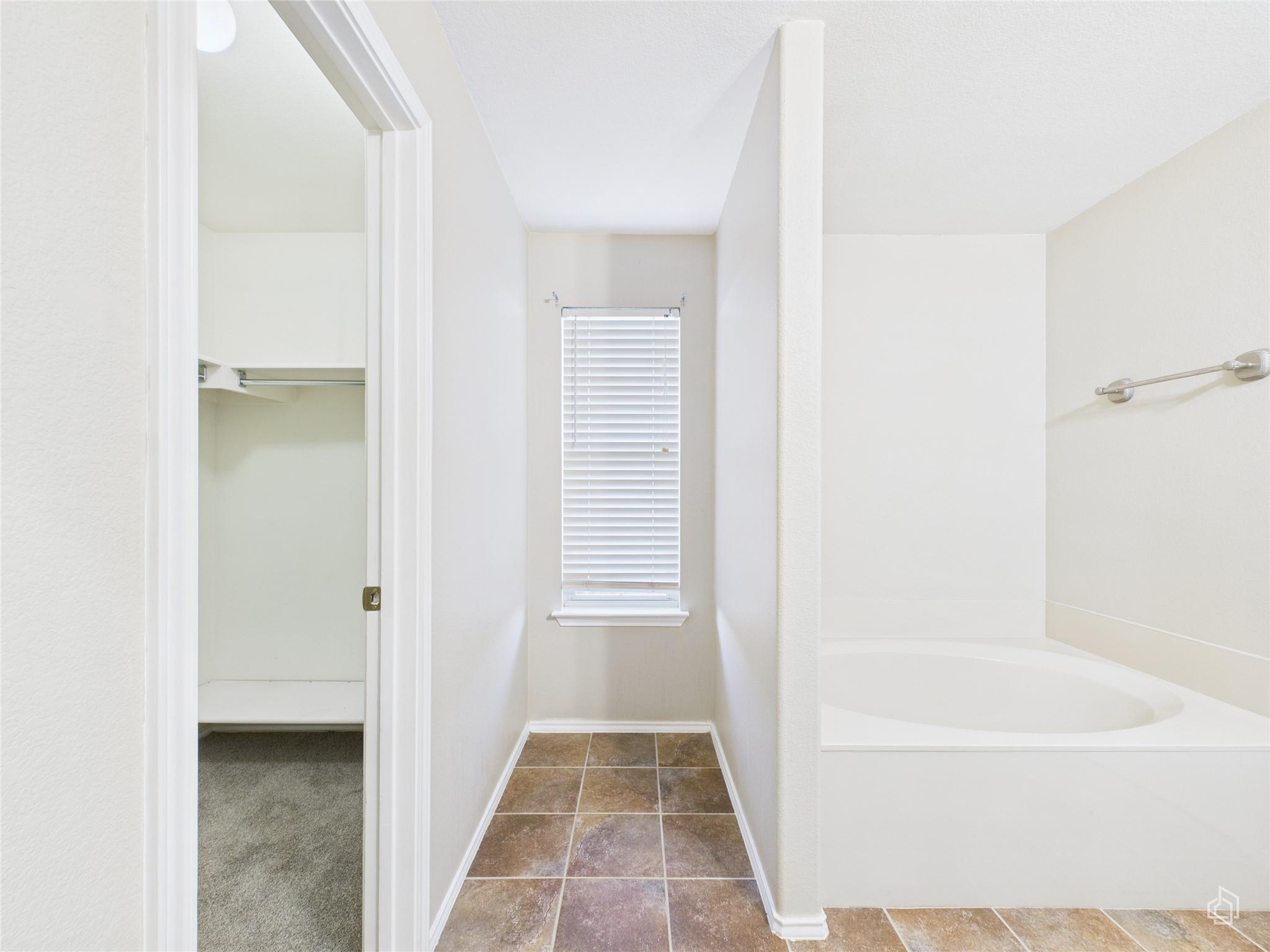 19708 San Chisolm Dr, Round Rock, TX 78664