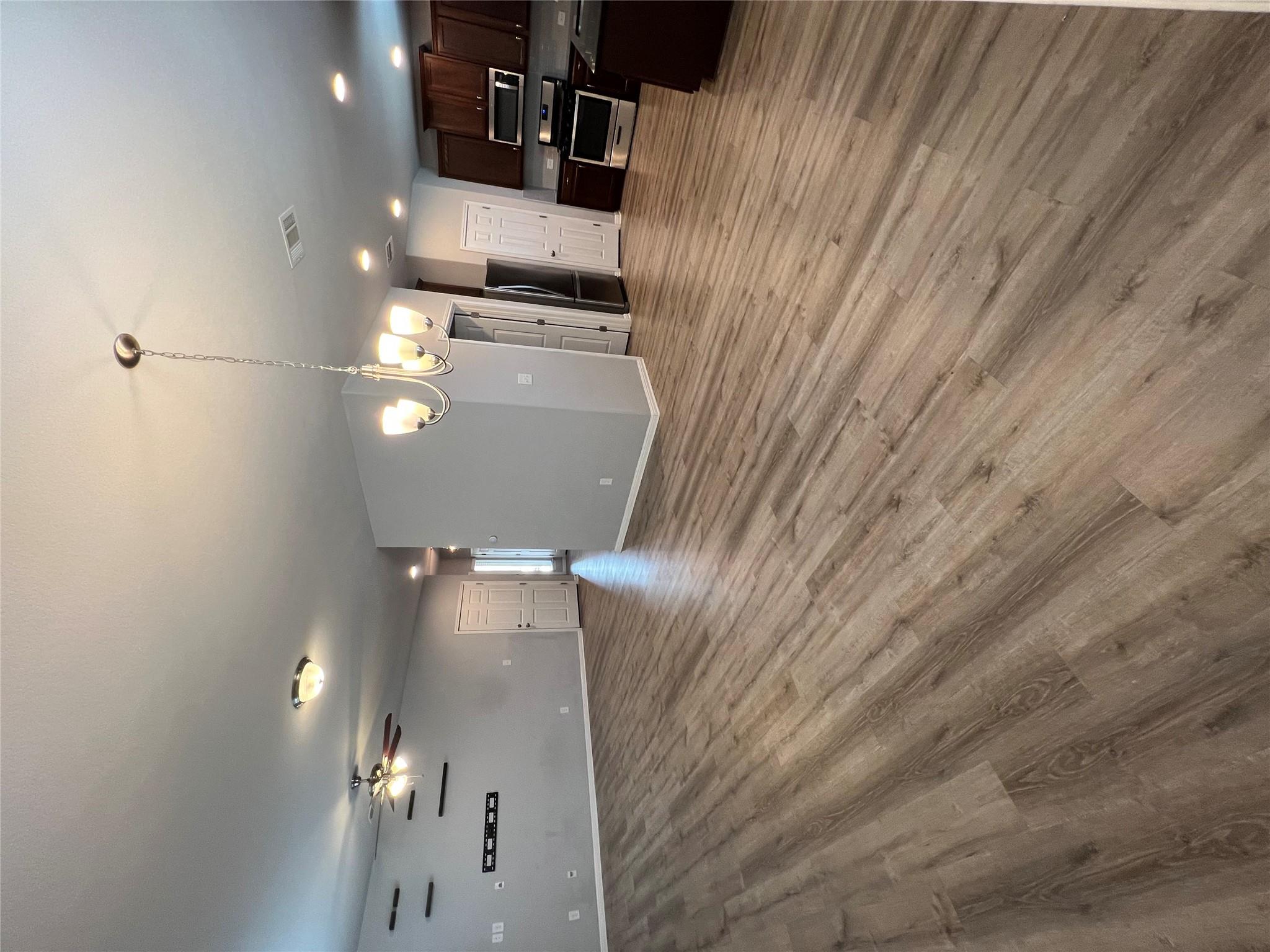 160 Shearwater Ln, Leander, TX 78641