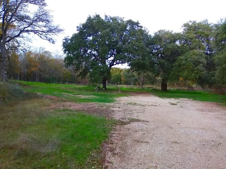 135 Powell Rd, Smithville, TX 78957