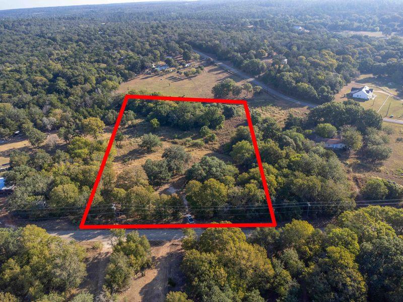 135 Powell Rd, Smithville, TX 78957