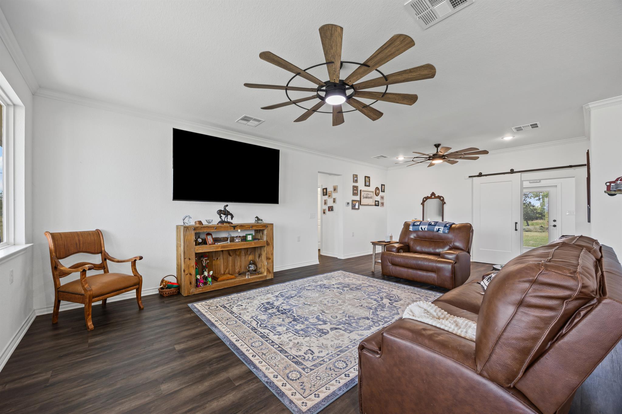 240 Oil Field Rd, Lockhart, TX 78644