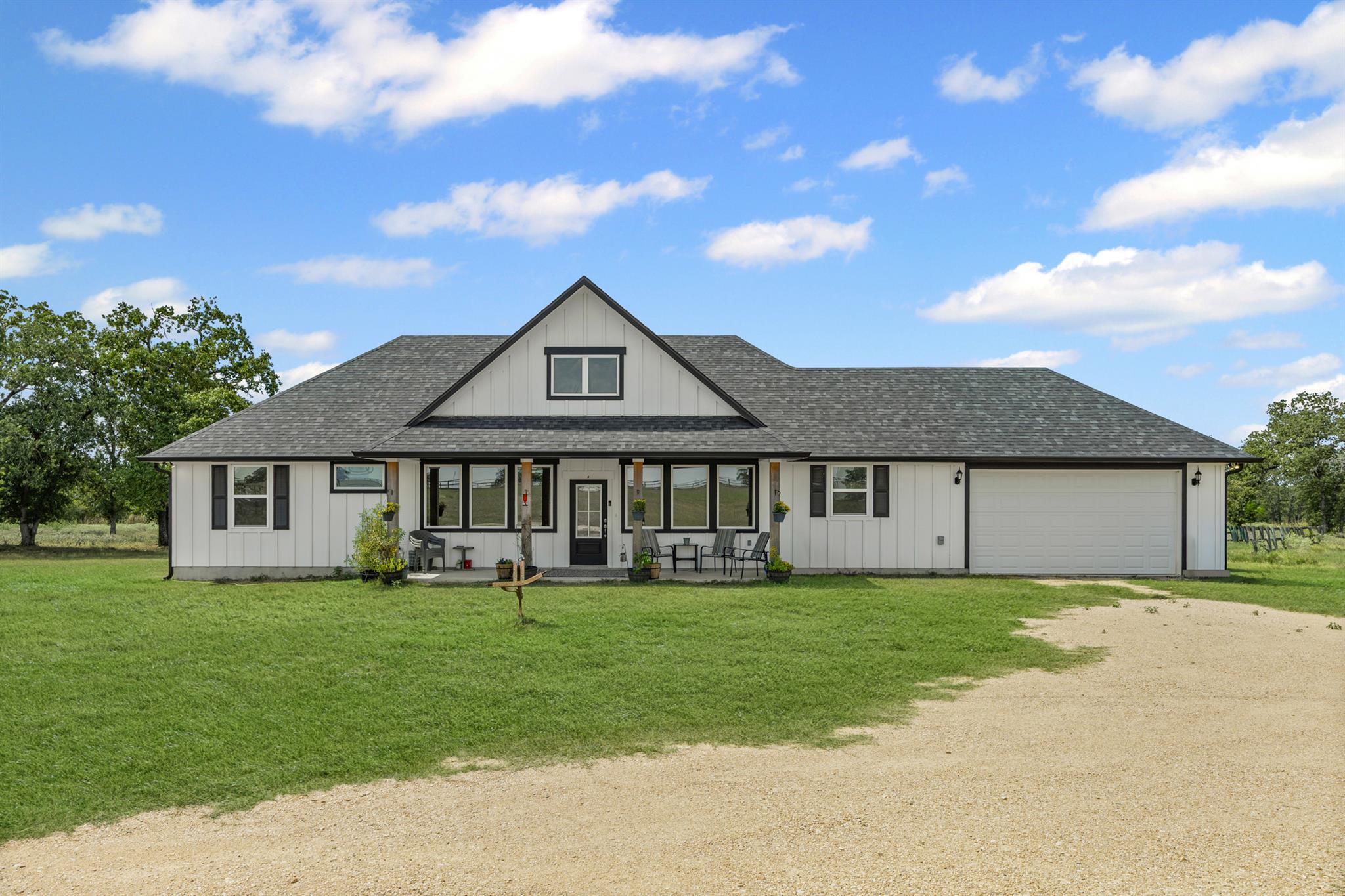 240 Oil Field Rd, Lockhart, TX 78644