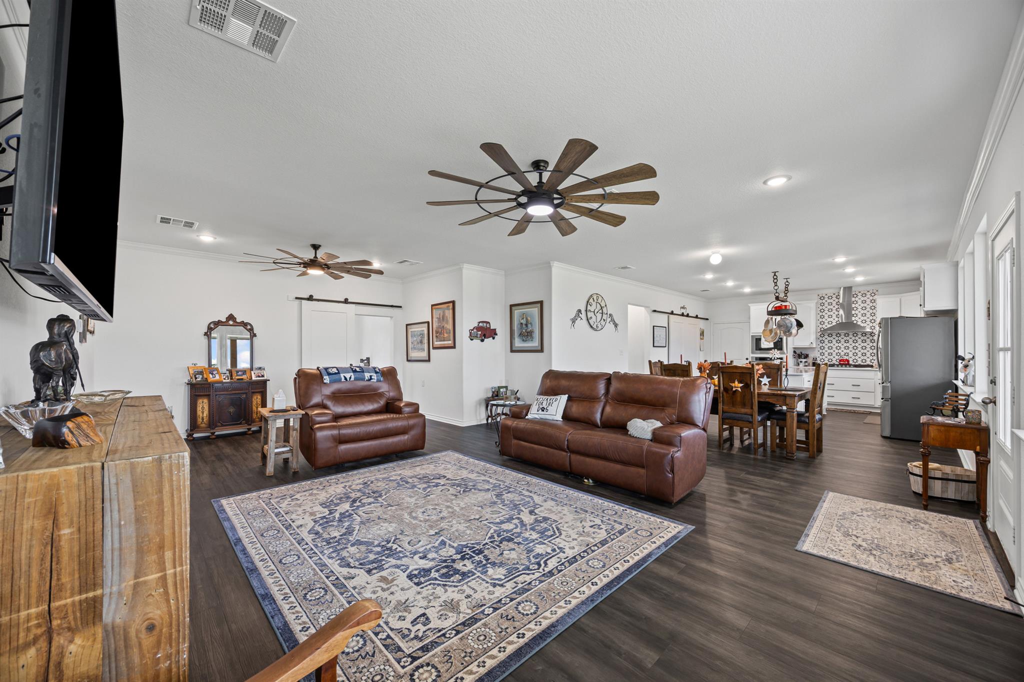 240 Oil Field Rd, Lockhart, TX 78644