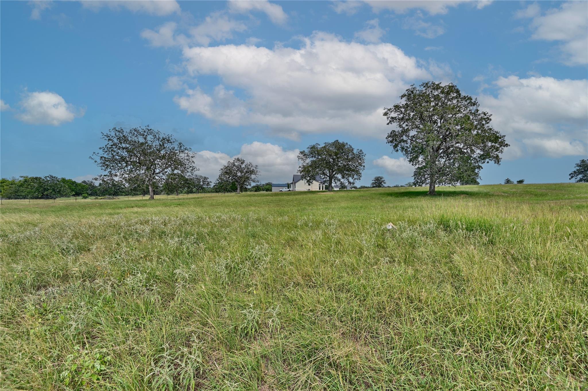 124 Sunny Day Dr, Red Rock, TX 78662