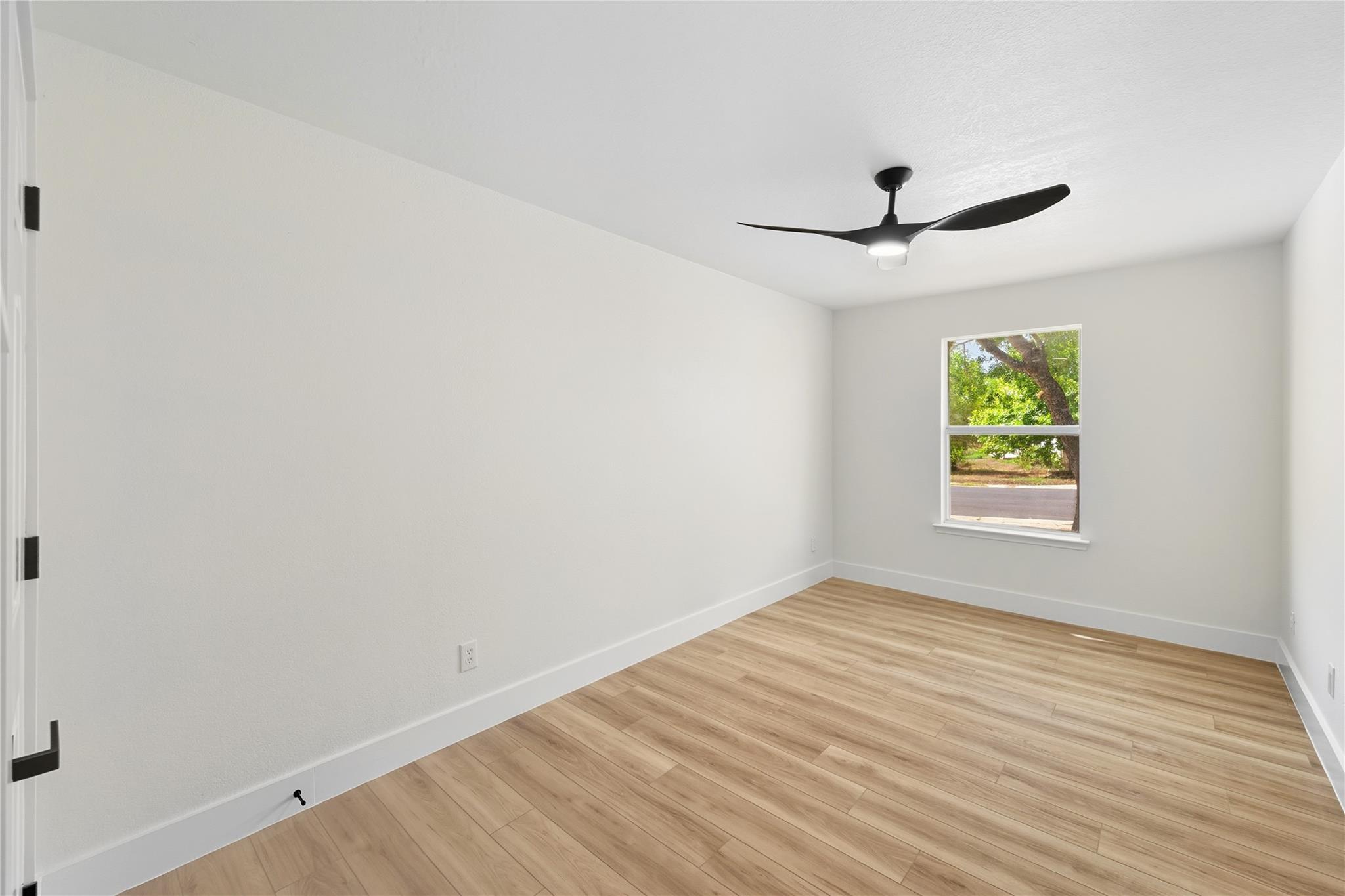 1164 Lago Vista St, San Marcos, TX 78666