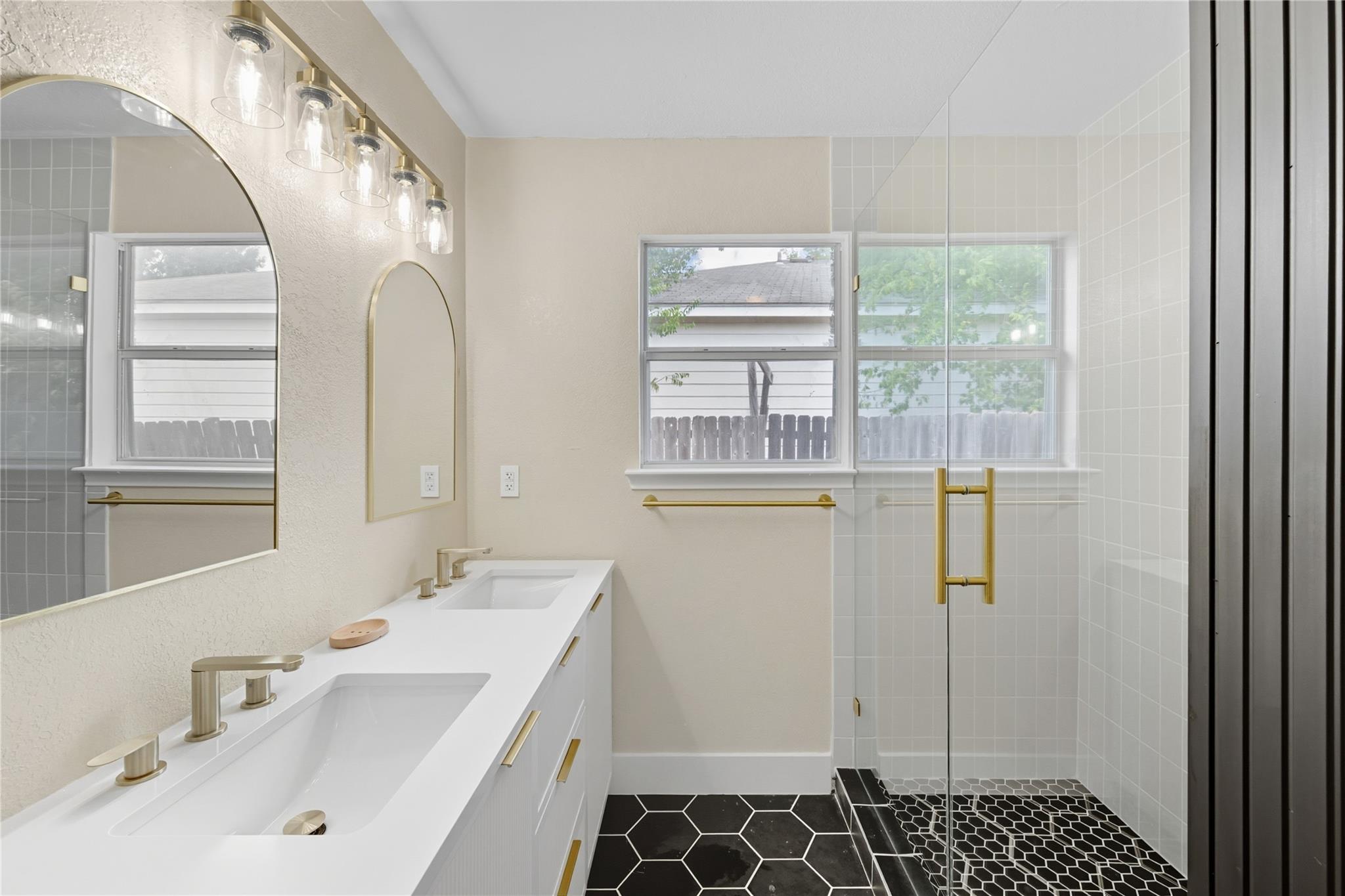 1164 Lago Vista St, San Marcos, TX 78666