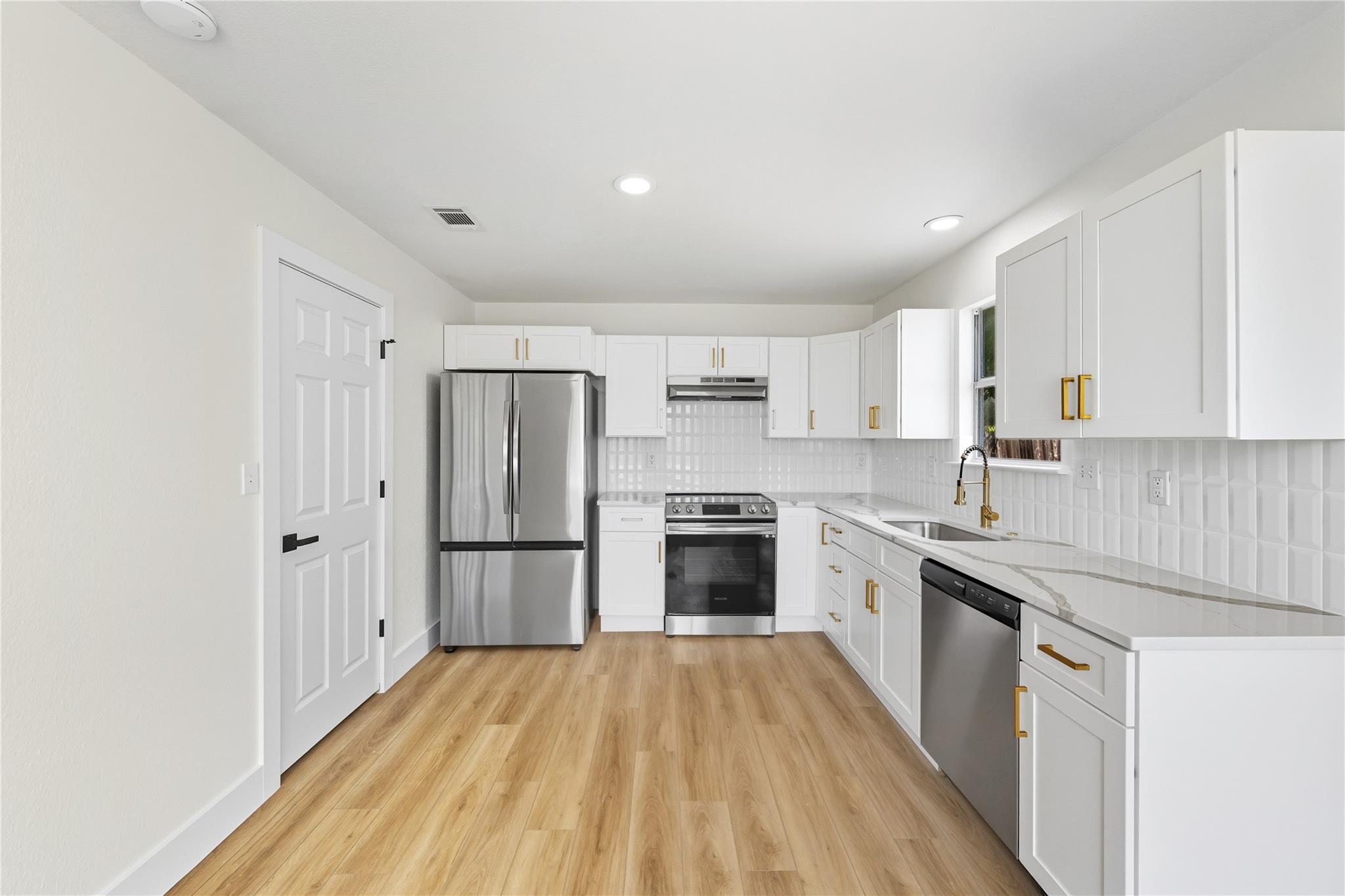 1164 Lago Vista St, San Marcos, TX 78666