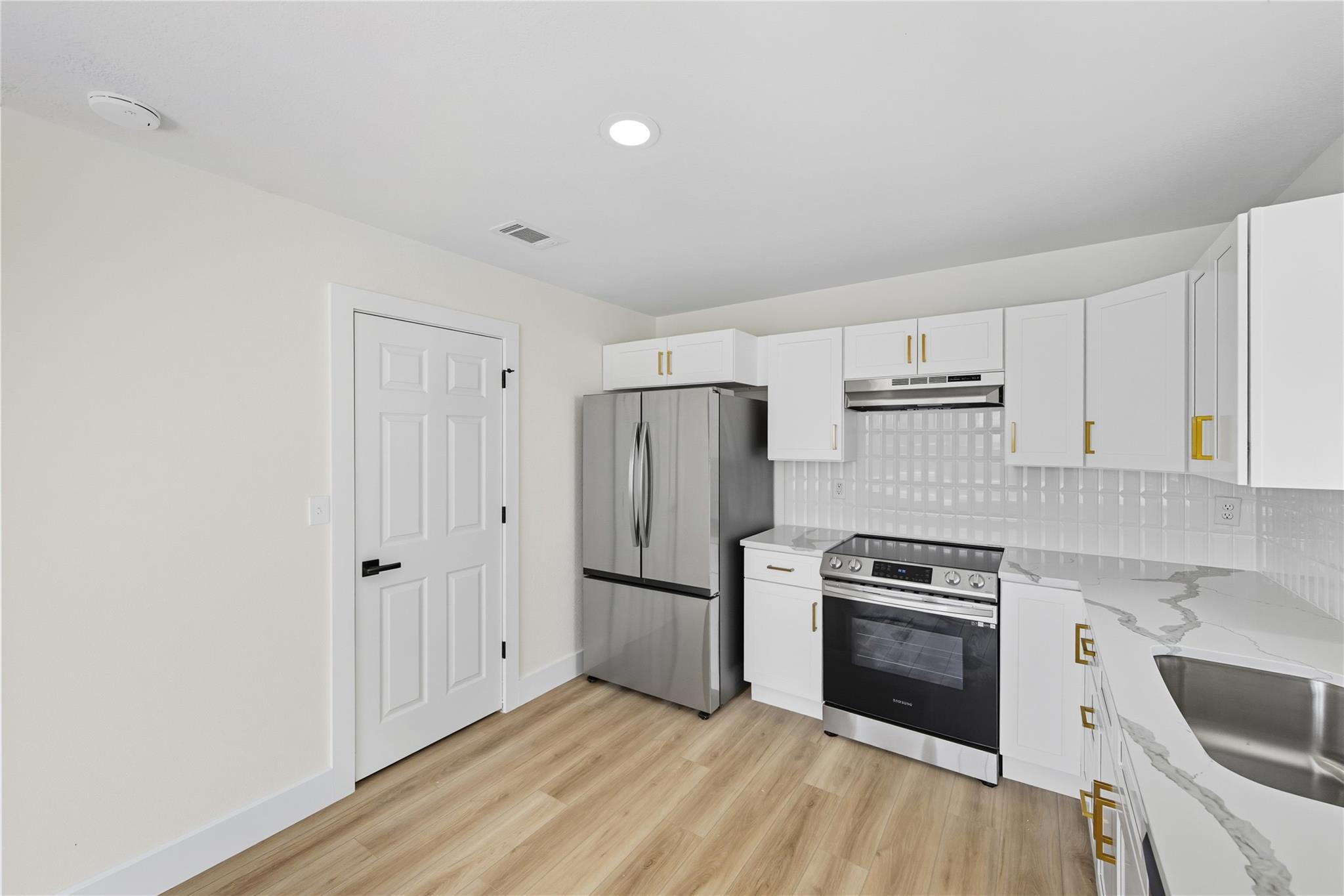 1164 Lago Vista St, San Marcos, TX 78666