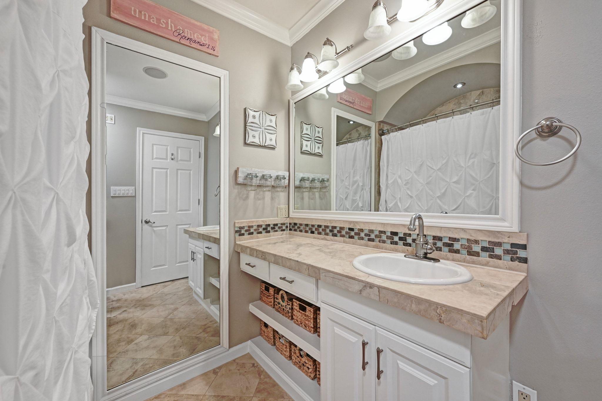 5600 Oak Blvd S, Austin, TX 78735