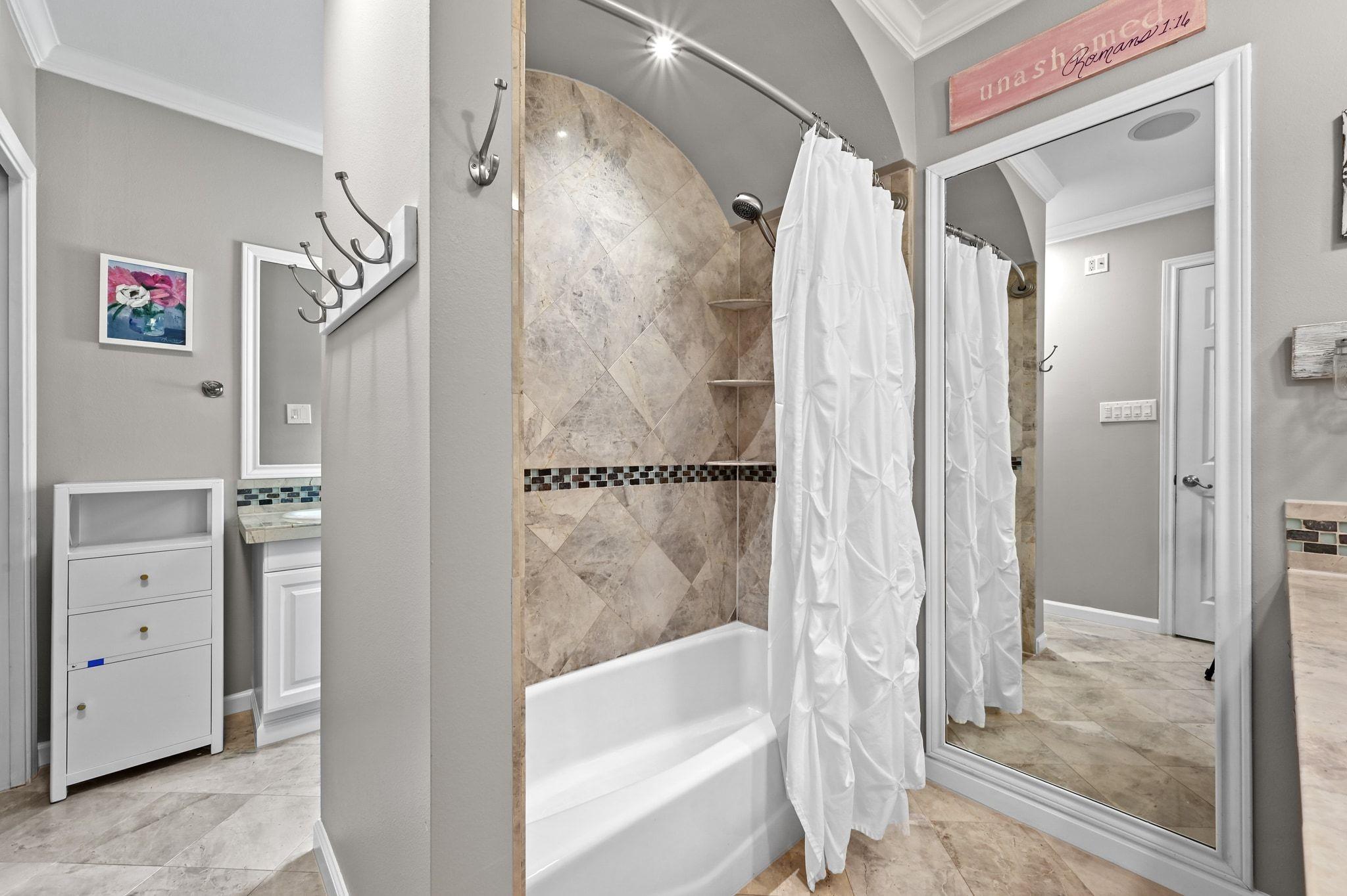 5600 Oak Blvd S, Austin, TX 78735