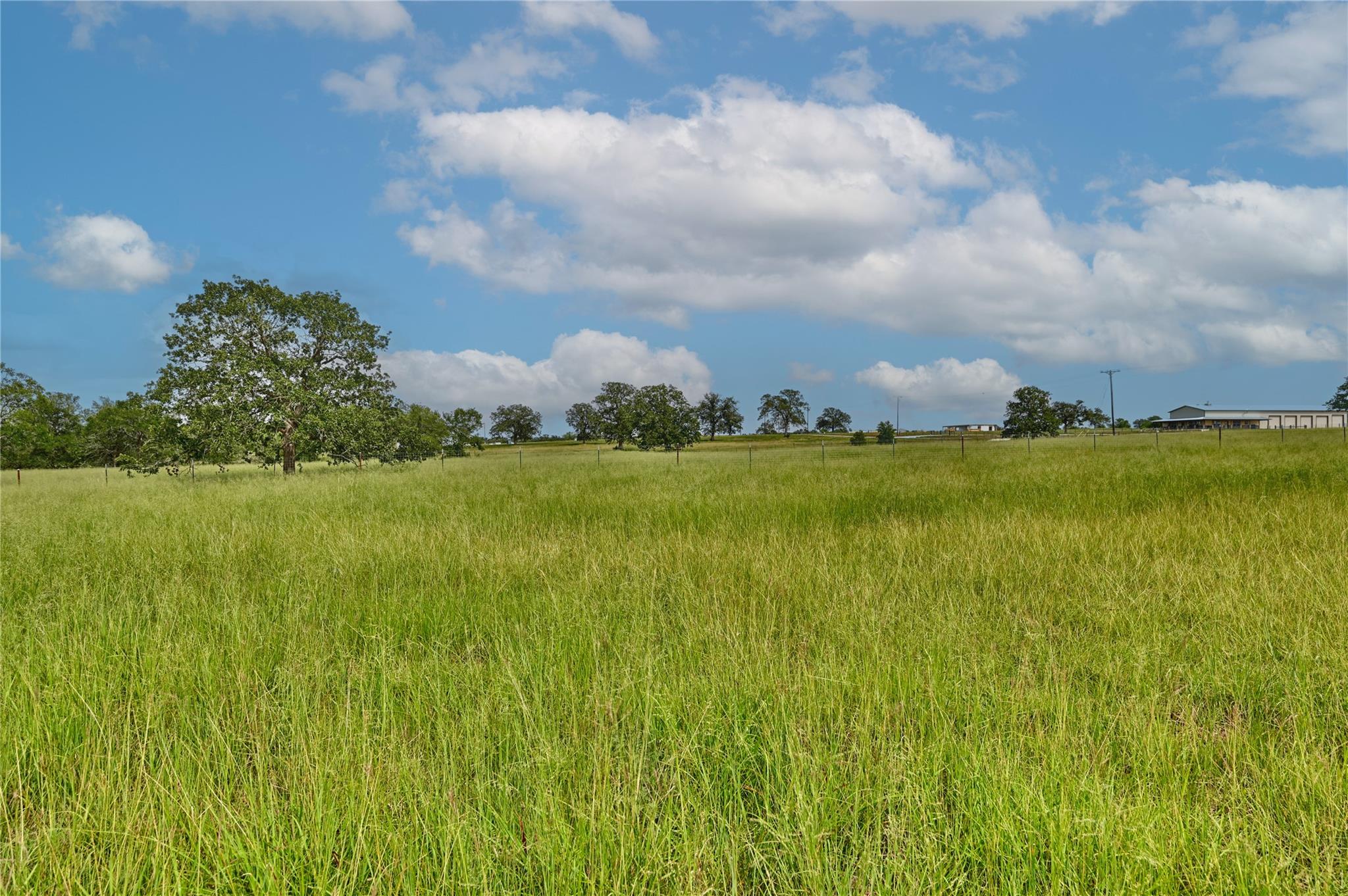 106 Sunny Day Dr, Red Rock, TX 78662