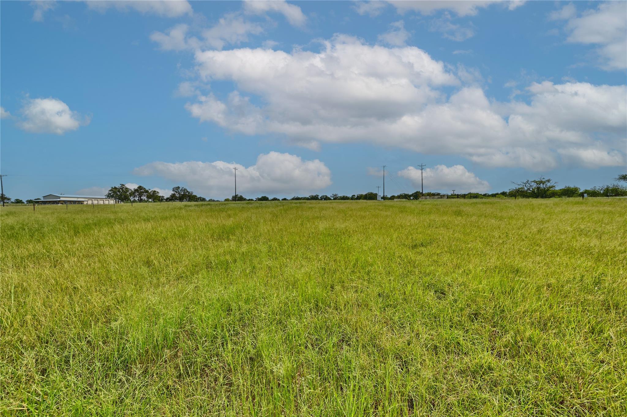 106 Sunny Day Dr, Red Rock, TX 78662