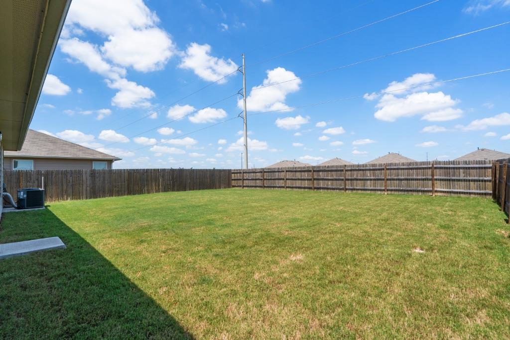 1007 Pembroke Ct, Hutto, TX 78634