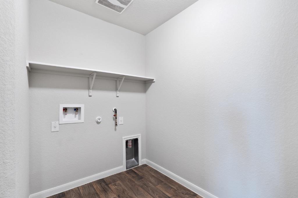 1007 Pembroke Ct, Hutto, TX 78634