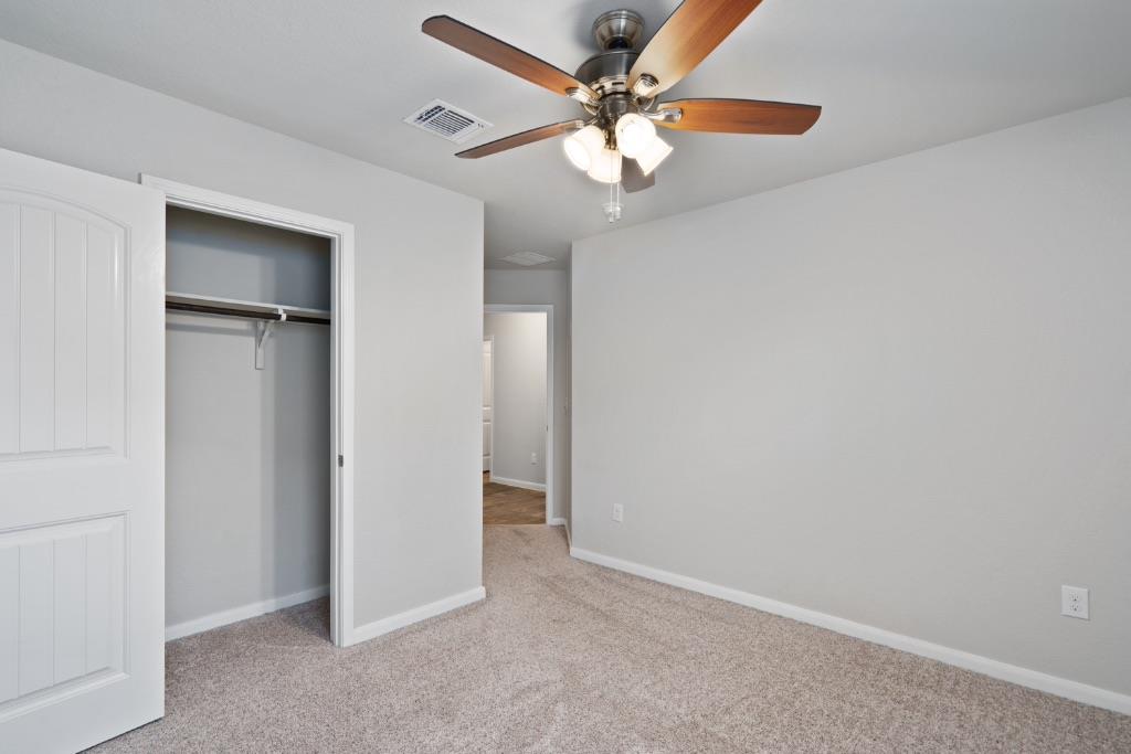 1007 Pembroke Ct, Hutto, TX 78634