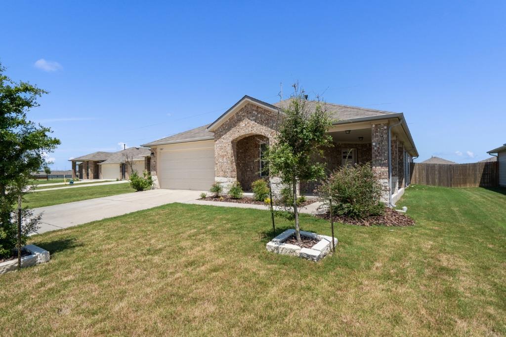 1007 Pembroke Ct, Hutto, TX 78634