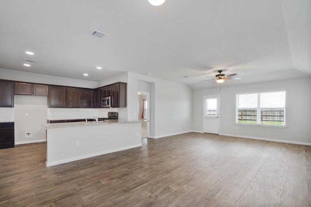 1007 Pembroke Ct, Hutto, TX 78634