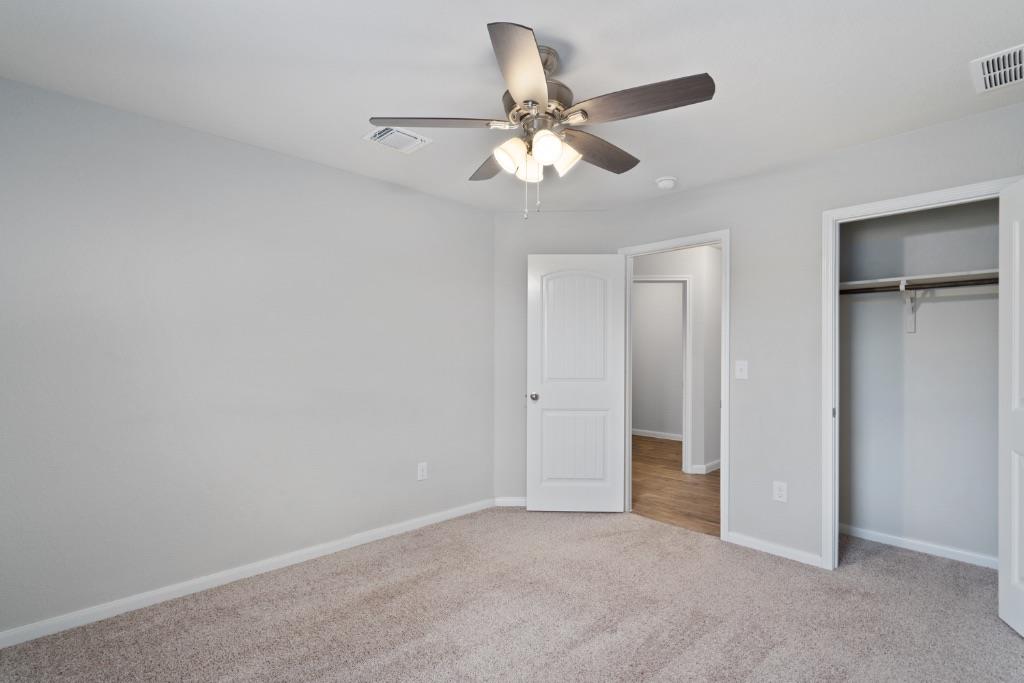 1007 Pembroke Ct, Hutto, TX 78634