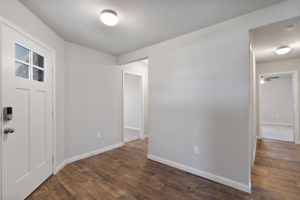 1007 Pembroke Ct, Hutto, TX 78634