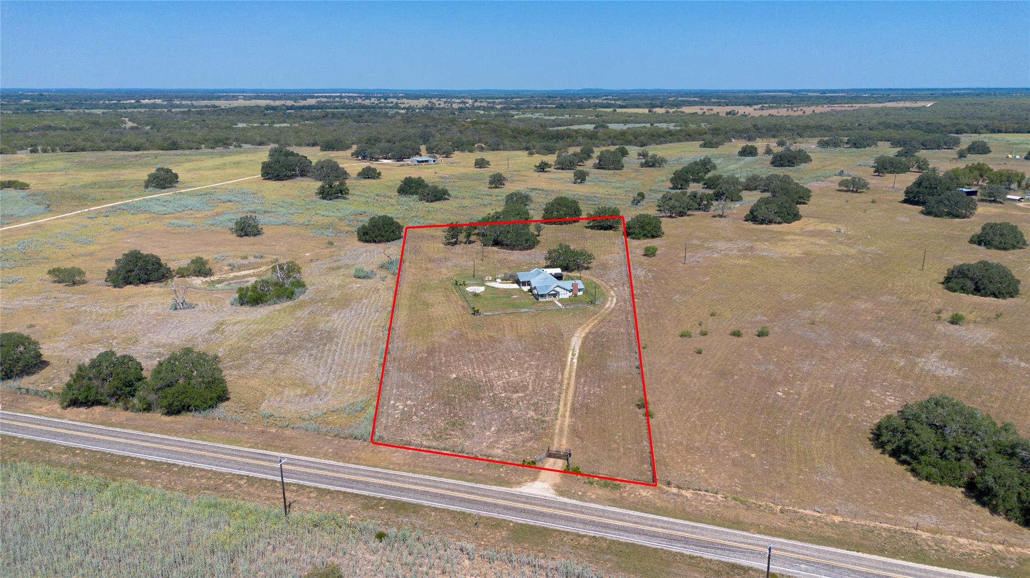 3752 FM 77, Nixon, TX 78140