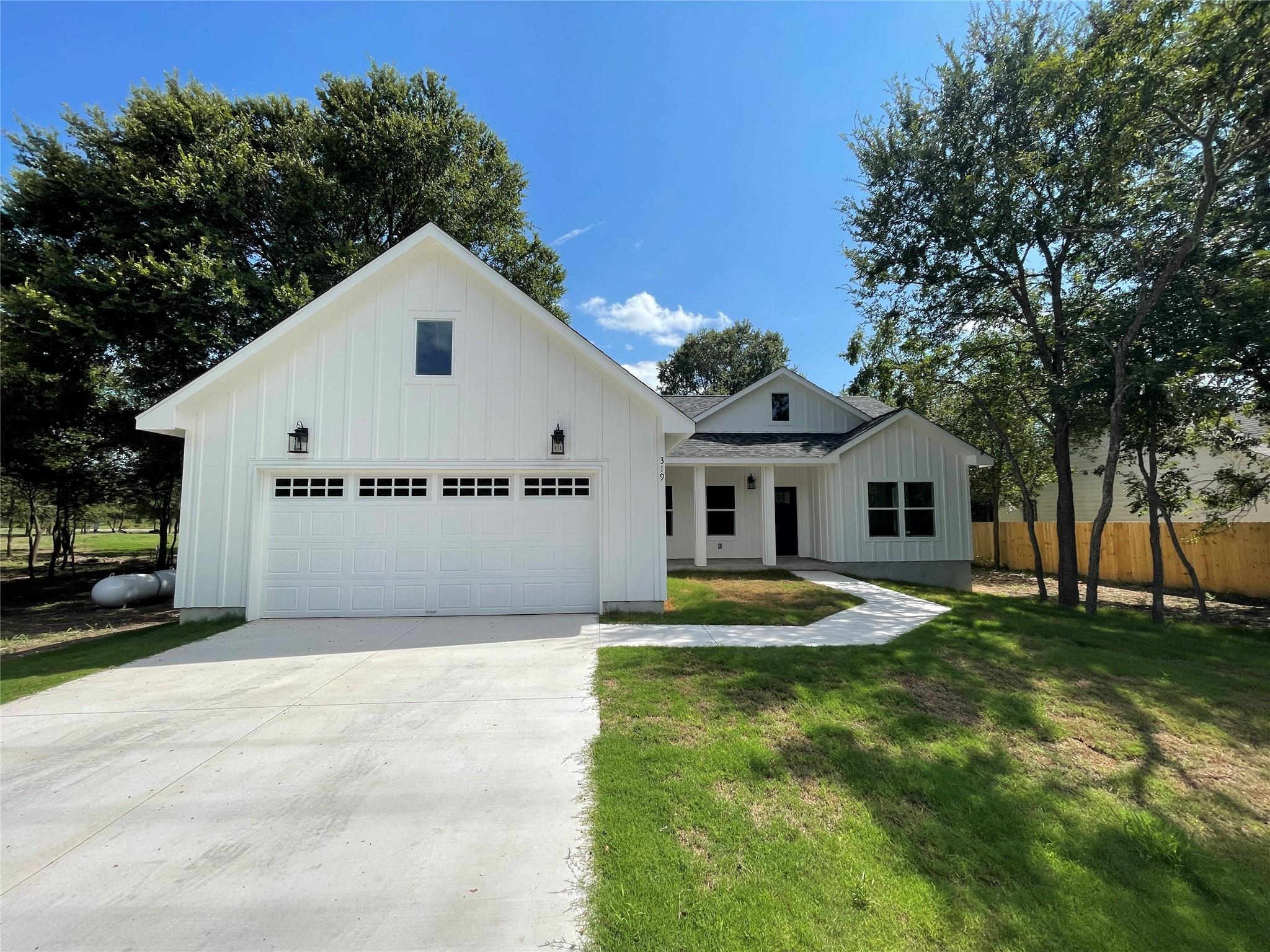 319 Lamaloa Ln, Bastrop, TX 78602