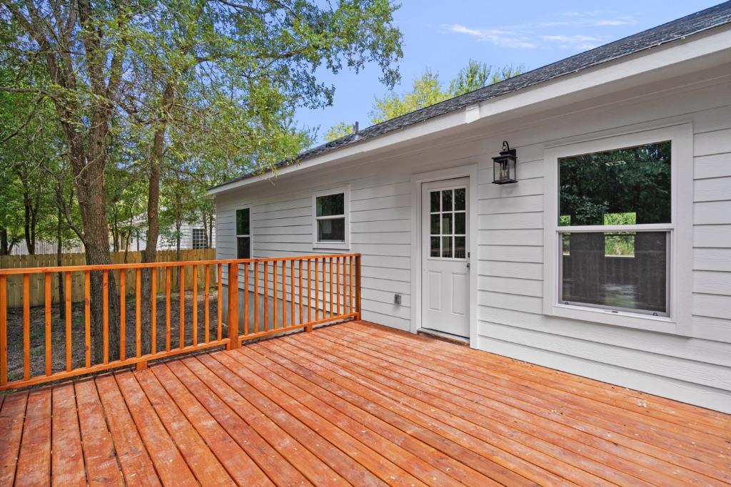 319 Lamaloa Ln, Bastrop, TX 78602