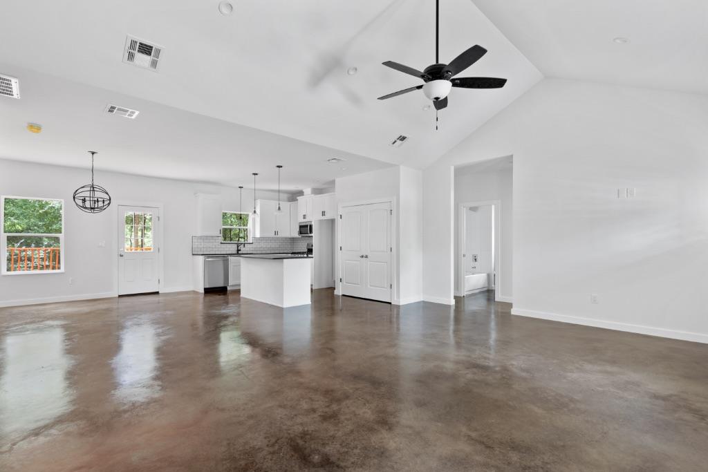 319 Lamaloa Ln, Bastrop, TX 78602