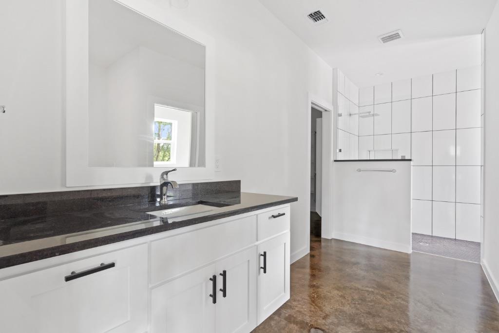 319 Lamaloa Ln, Bastrop, TX 78602