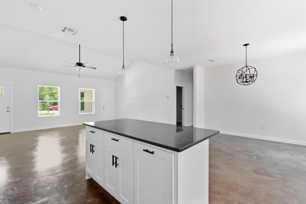 319 Lamaloa Ln, Bastrop, TX 78602