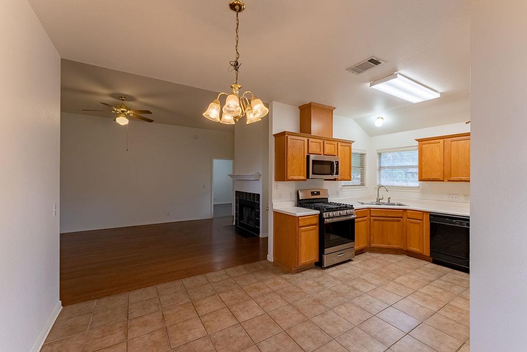 1803 Columbine Ln, Leander, TX 78641