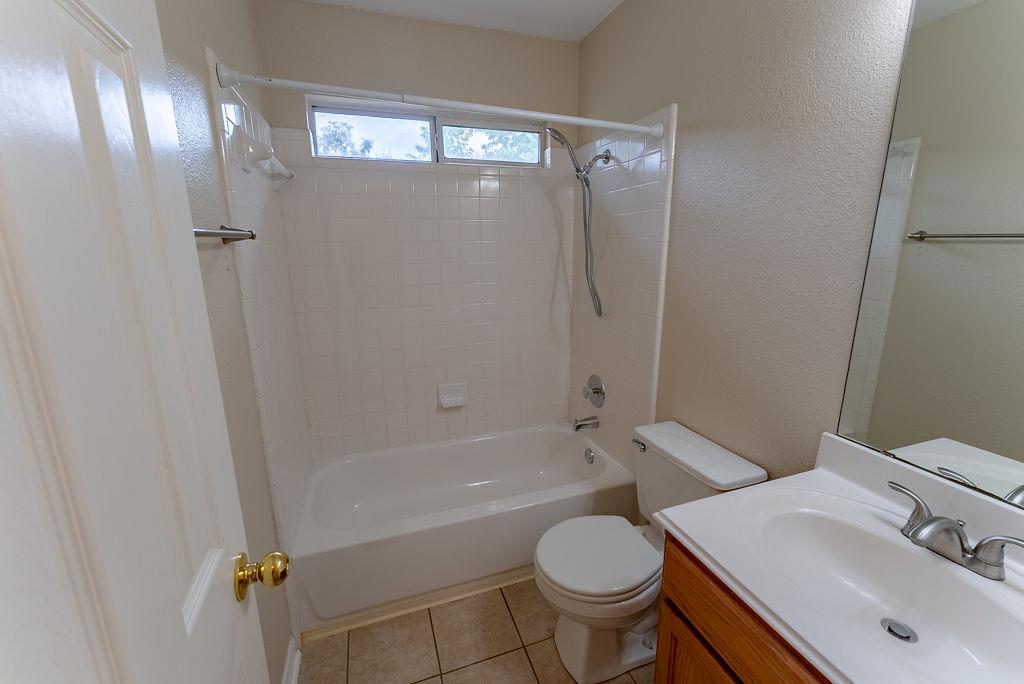 1803 Columbine Ln, Leander, TX 78641