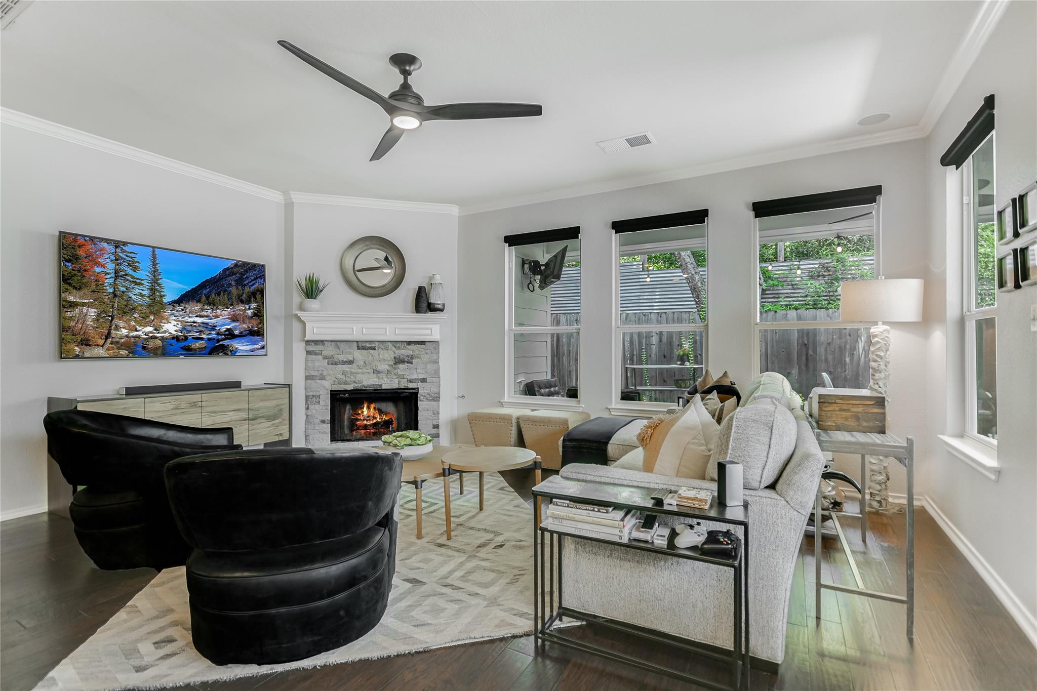 2817 Kinney Oaks Ct, Austin, TX 78704