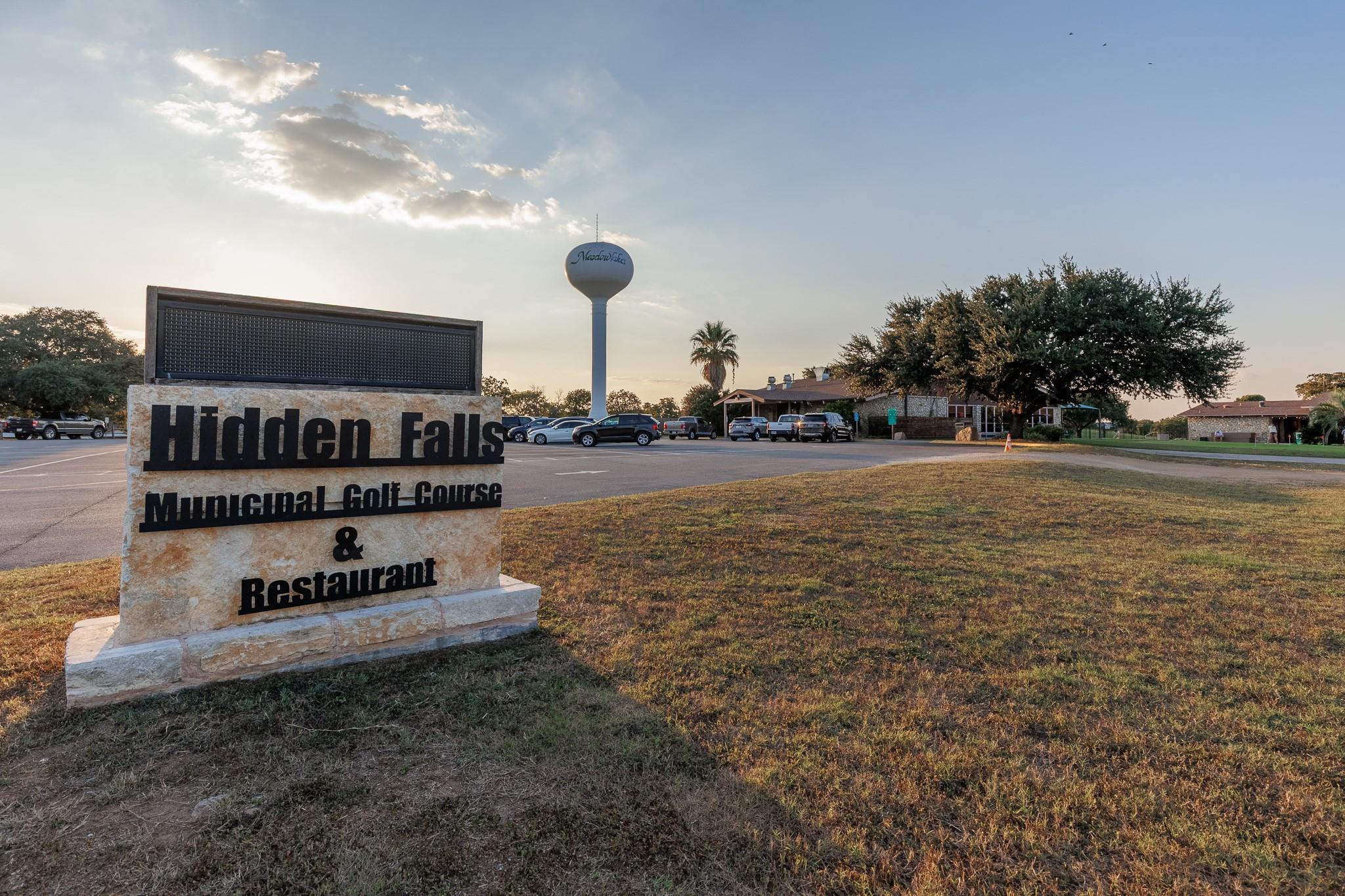 237 Meadowlakes Dr, Meadowlakes, TX 78654